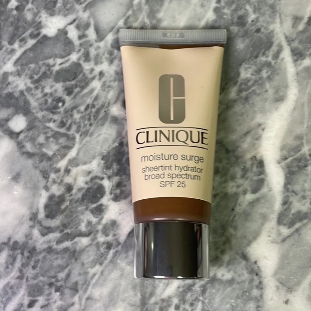 Clinique Moisture Surge‎ Sheertint Hydrator